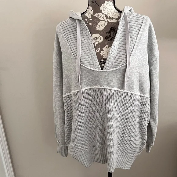 Grey sweater - Picture 3 of 4